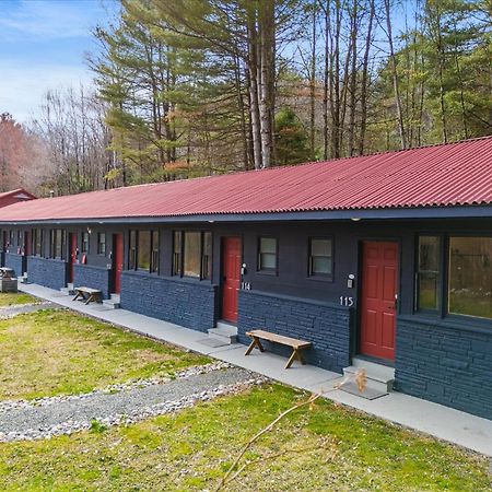 Green Acres Retreat Hancock Экстерьер фото