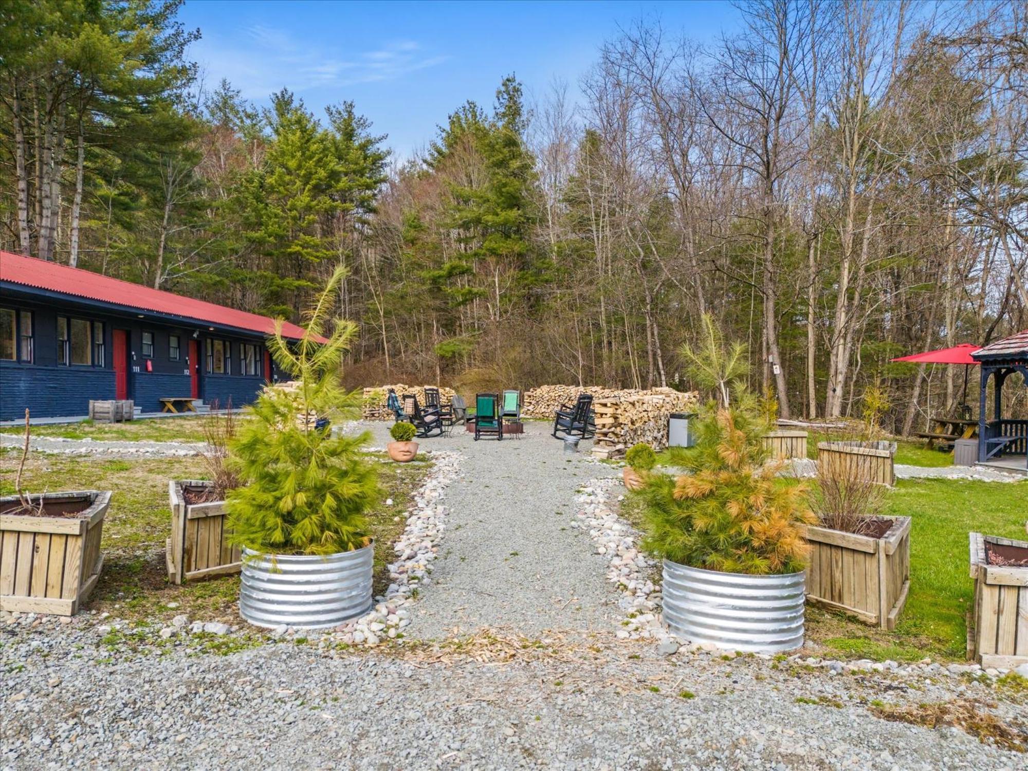 Green Acres Retreat Hancock Экстерьер фото