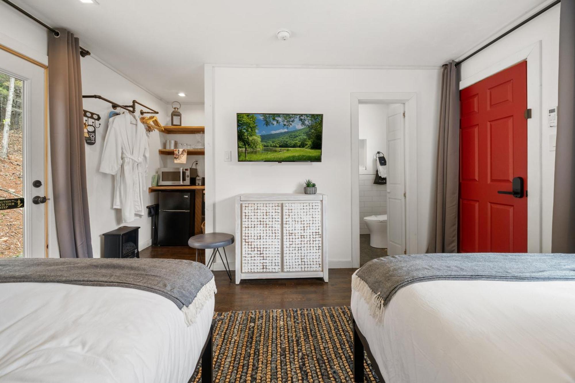 Green Acres Retreat Hancock Экстерьер фото